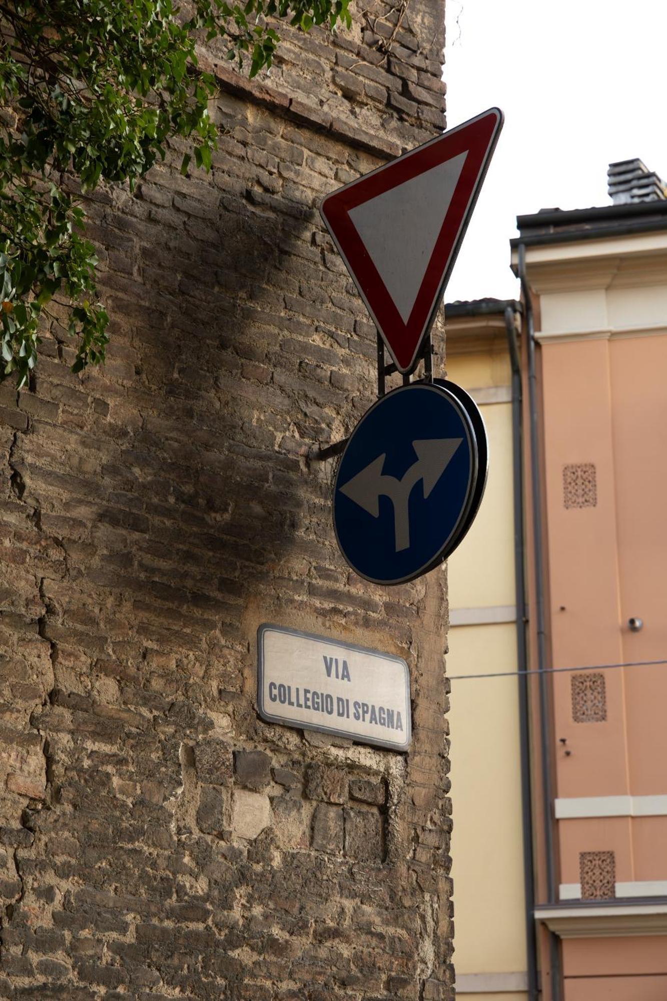 Collegio Di Spagna 13 بولونيا المظهر الخارجي الصورة